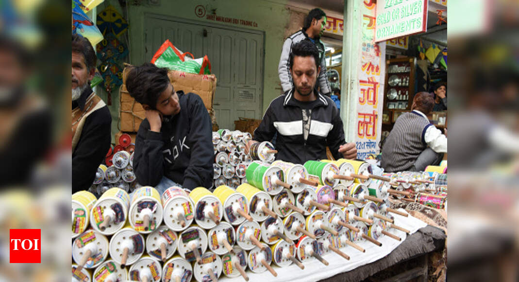 Two arrested for flying kites with banned manjha Jaipur News Times