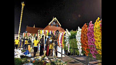 On Makaravilakku eve, less pilgrims at shrine