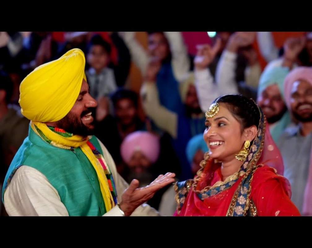 
Latest Punjabi Song Nachdi Vekh Ke Sung By Nachhatar Gill And Pammi Bai

