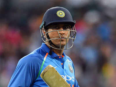 Dhoni's poor form a worry as India look to restore parity against Australia