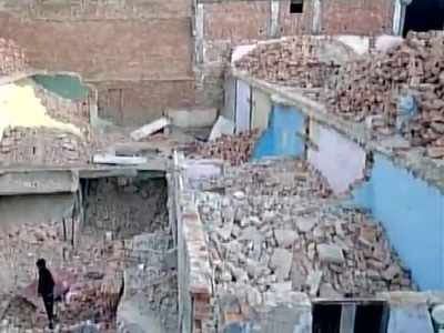 Noida: Child Killed, 3 Injured In Nithari Building Collapse | Noida ...