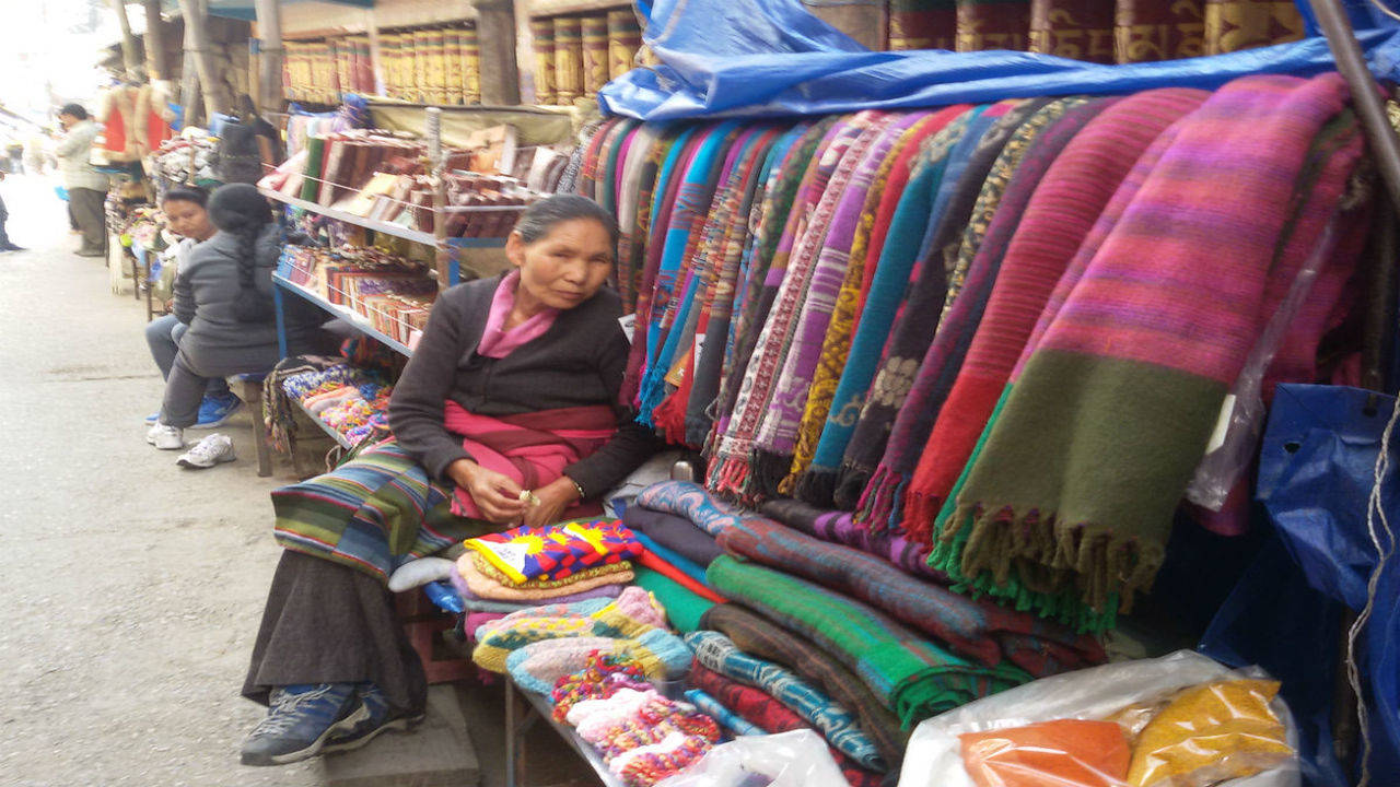 Tibetan women out in markets to cash in on winters