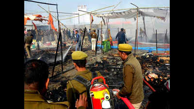A day before Kumbh shahi snan, fire breaks out at akhara campus