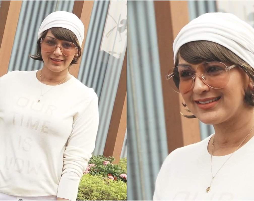 
Sonali Bendre looks warm and beautiful in all-white attire
