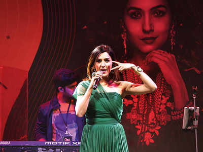 Banarasis sang along with Neeti Mohan at this concert