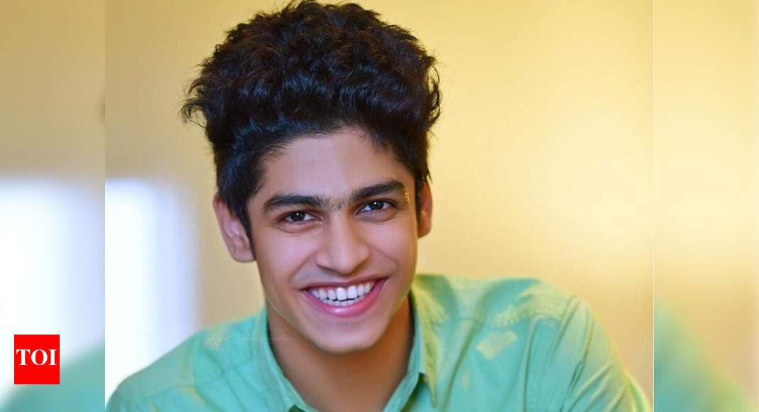 Oru Adaar Love’s Roshan Abdul is a huge Shah Rukh Khan fan | Malayalam ...