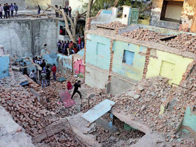 Contractor, son arrested for child's death in Noida house collapse