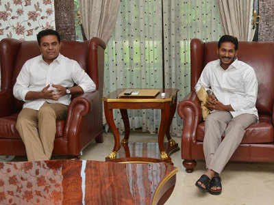 Jaganmohan Reddy welcomes KCR's efforts to form federal front