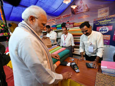 PM Modi purchases jacket at Amdavad Shopping Festival, pays by RuPay card