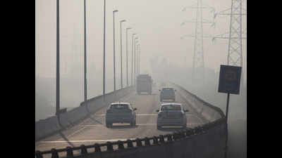 Delhi's air quality severe, CPCB slaps Rs 1 crore fine each on civic bodies