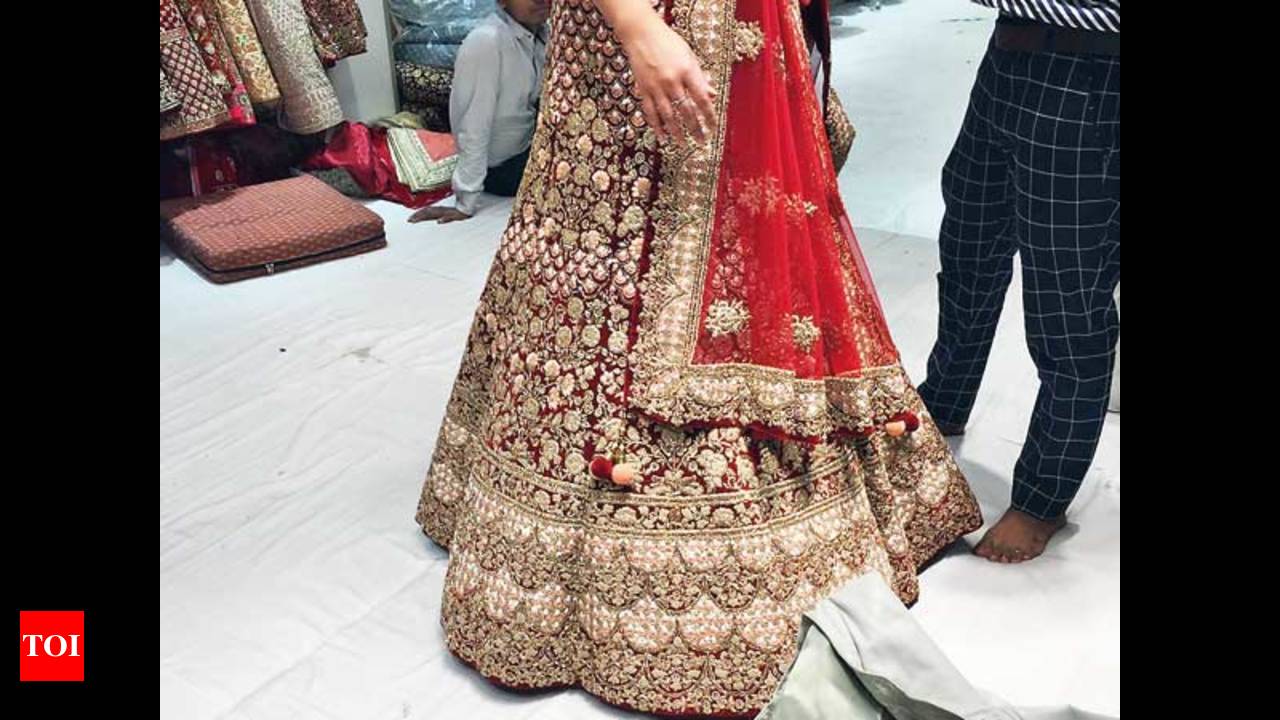 Custom made lehenga Inquiries➡️ ni*****@***** whatsapp +917696747289  Nivetas Design S… | Indian wedding gowns, Indian bridal lehenga, Long  blouse designs