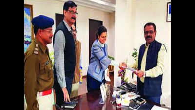 Cop welfare body submits report on police grievances