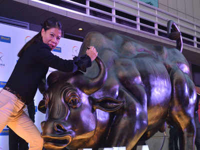 Mary Kom unveils New York’s bull and fearless girl replicas in Mumbai