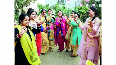 Allahabad ladies enjoyed this festive celebration