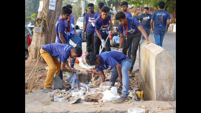 Swachata Abhiyan volunteers give new look to Mangaluru Central railway station