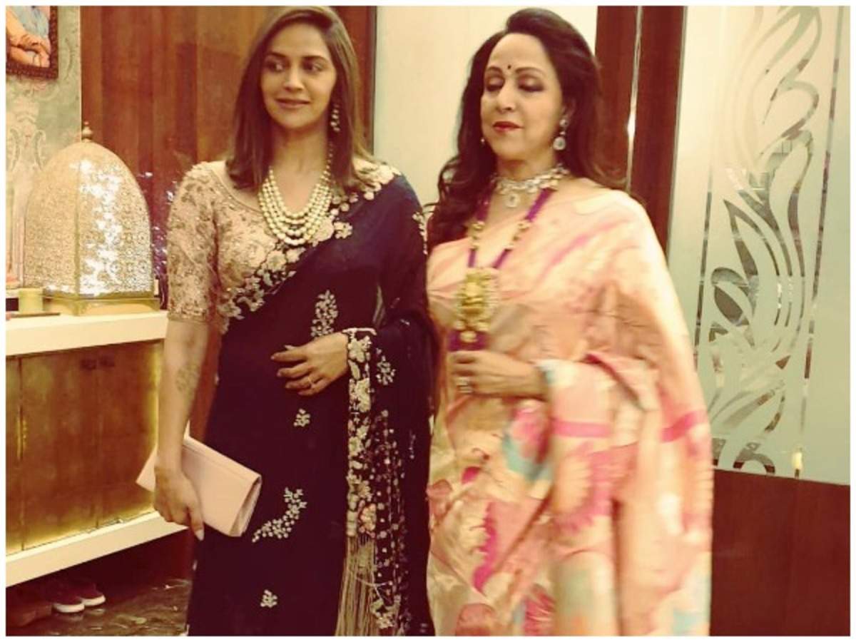 Ahana Deol Posts A Heart Warming Photograph With Mom Hema Malini On Her Special Day Hindi Movie News Times Of India