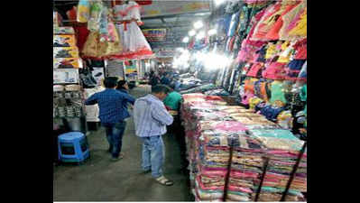No lessons learnt: Dalas still choke approach to major markets in Kolkata