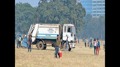 TMC joins civic workers in Brigade clean-up operations