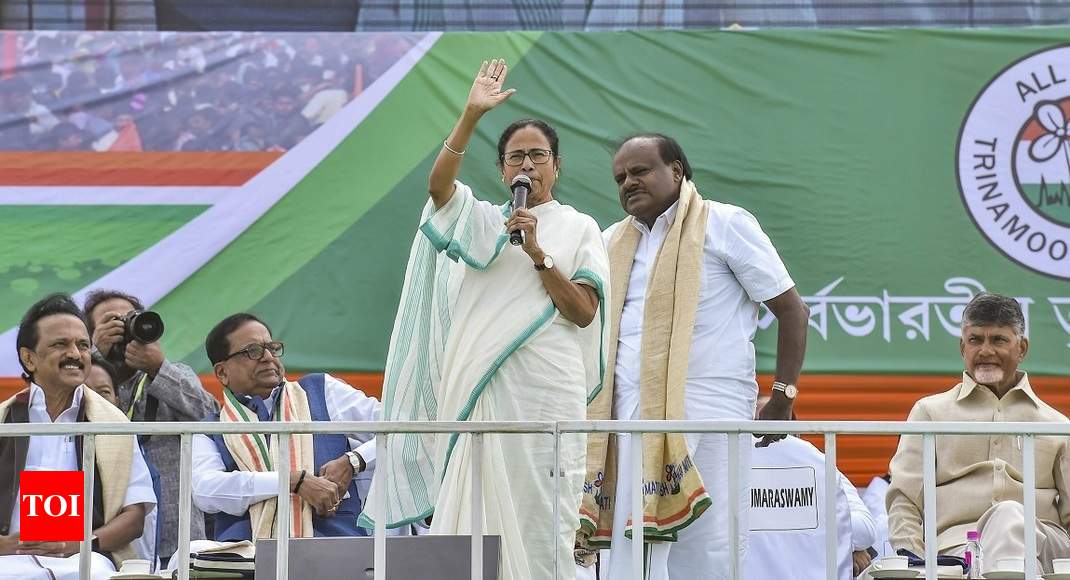 Mamata has all capabilities to lead country: Kumaraswamy 