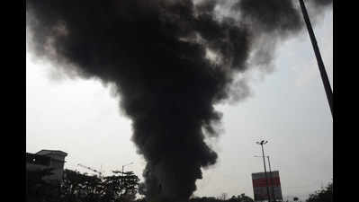 Navi Mumbai: Fire erupts inside tyre godown in Taloja; no casualties