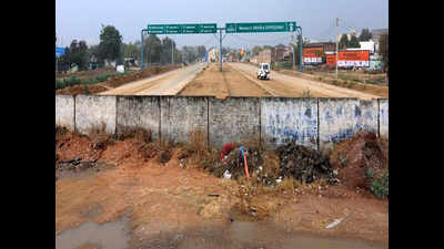 Dwarka Expressway runs into wall near toll plaza, NHAI refuses to raze it