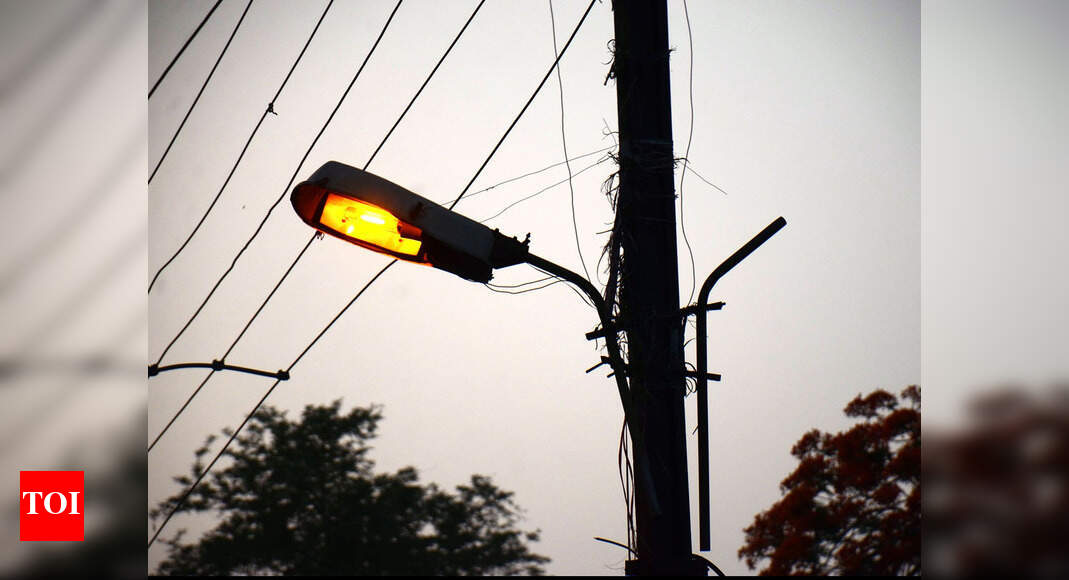 Faulty streetlights? Two tollfree numbers will attend to complaints