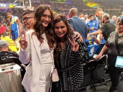 Arjun Kapoor's fanboy moment on Sonam Kapoor's picture with Mindy Kaling