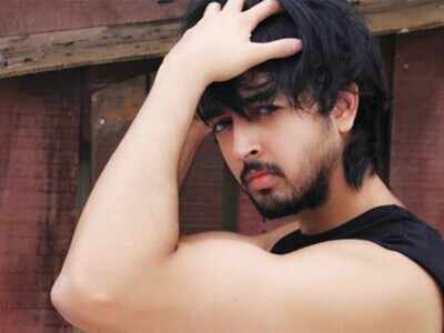 Padmini Kolhapure's son Priyaank Sharma to make film debut in 'Sab Kushal Mangal'