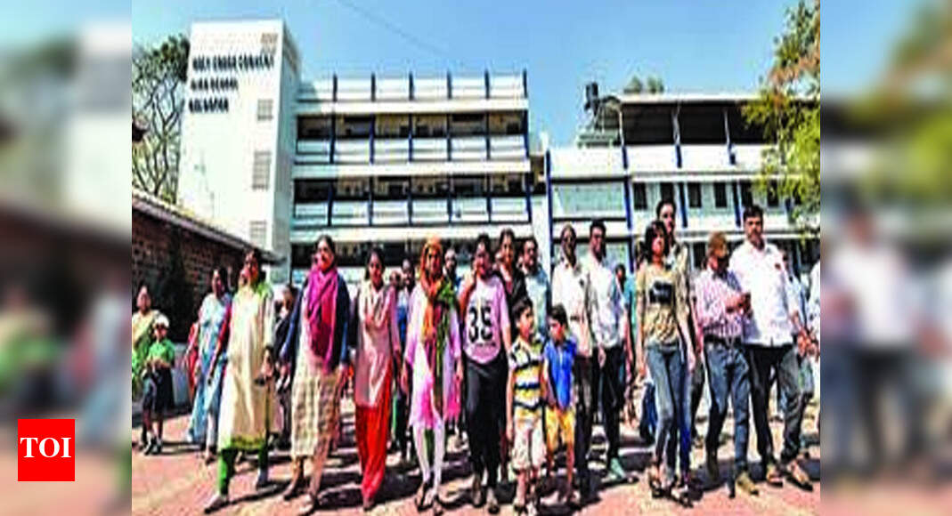 How to organize a protest at school image