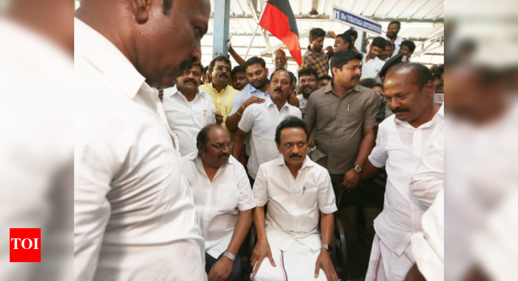 Kodanad issue: DMK stages protest demanding probe against Tamil Nadu CM ...