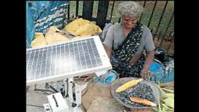 Bengaluru: Roadside vendor gets tech help to grill corn