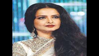 MPLAD funds from Rekha for school’s renovation