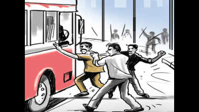 Mob attack horror for college girls on bus in Madhya Pradesh