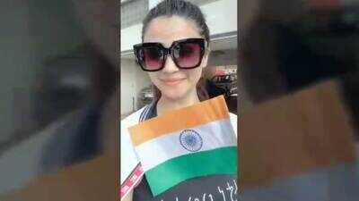 Daisy Shah wishes everyone a happy Republic Day