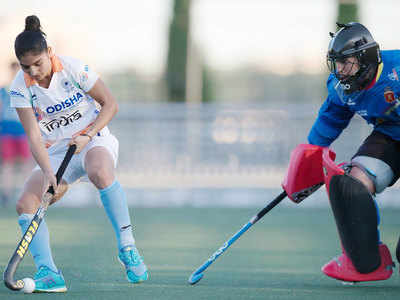 Indian women's hockey team loses 2-3 to Spain