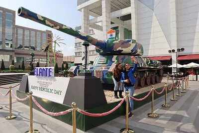 Life sized tank at mall creates patriotic fervor