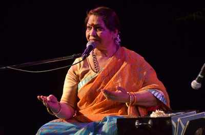 Guru Urmila Nagar performs at Sarngadeva Prasang event