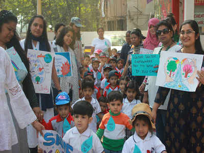 Mumbai pre-schoolers march in a rally for water conservation