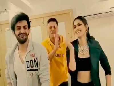 Akshay Kumar joins Kartik Aaryan and Kriti Sanon in this teaser video of 'Poster Lagwa Do' song from 'Luka Chuppi'