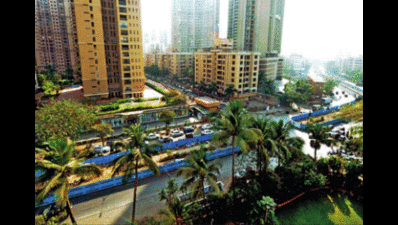 Mumbai: Lokhandwala jammed as illegal parking compounds Metro woes