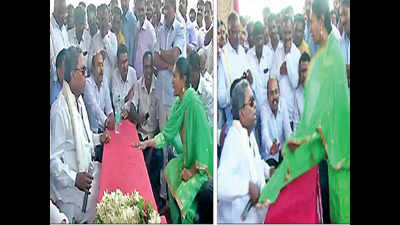 Ex-CM loses cool as woman expresses displeasure over Yathindra’s absence