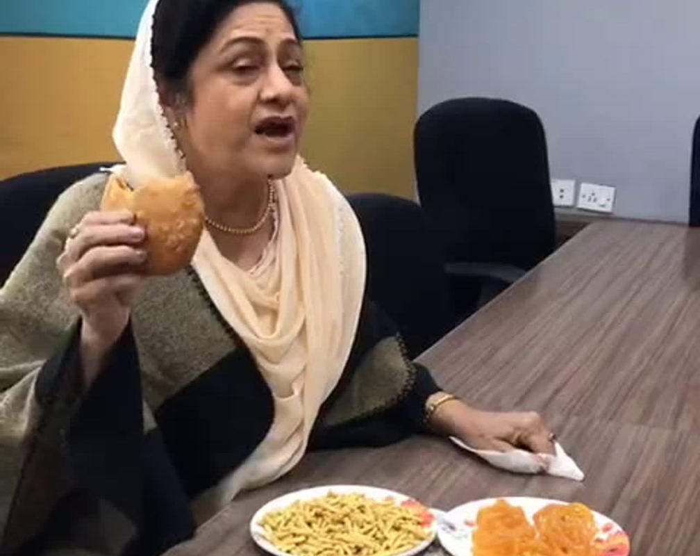 
Aruna Irani on Indori snacks
