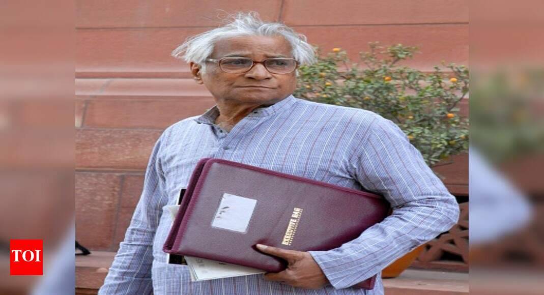 George Fernandes was my icon: Nitin Gadkari | India News - Times of India