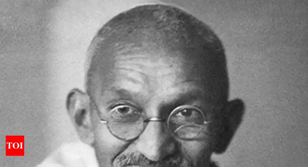Nation remembers Mahatma Gandhi on his 71st death anniversary 