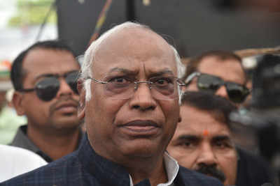 Next meeting of PM-led panel to pick new CBI chief on Friday: Kharge