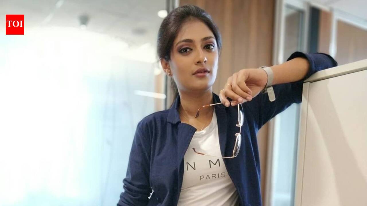 TV host Sastika Rajendran shares a throwback picture on her father ...