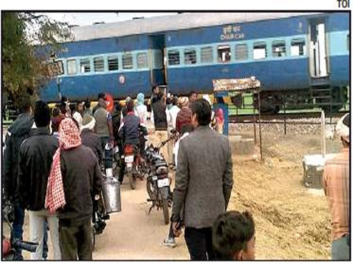 At Chunar Chopan Safety Curtains Fall On India S Last Unmanned Railway Crossing Lucknow News Times Of India