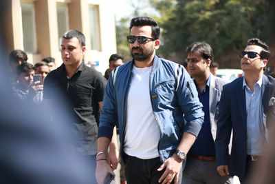 Zaheer Khan visits city colleges