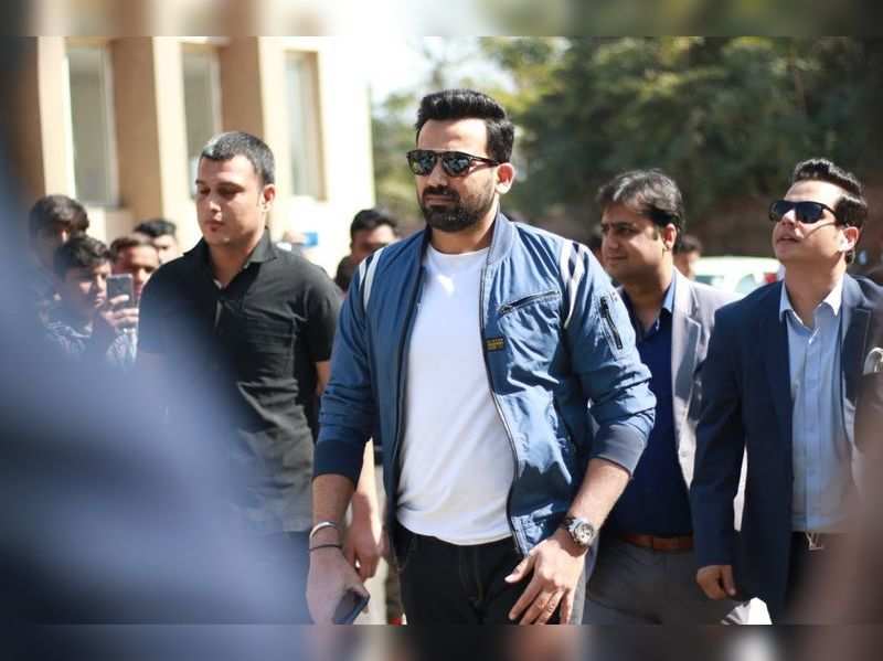 Zaheer Khan Visits City Colleges Times Of India