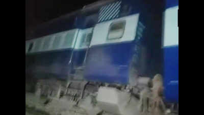 6 killed as 9 coaches of Seemanchal Express derail in Bihar's Vaishali